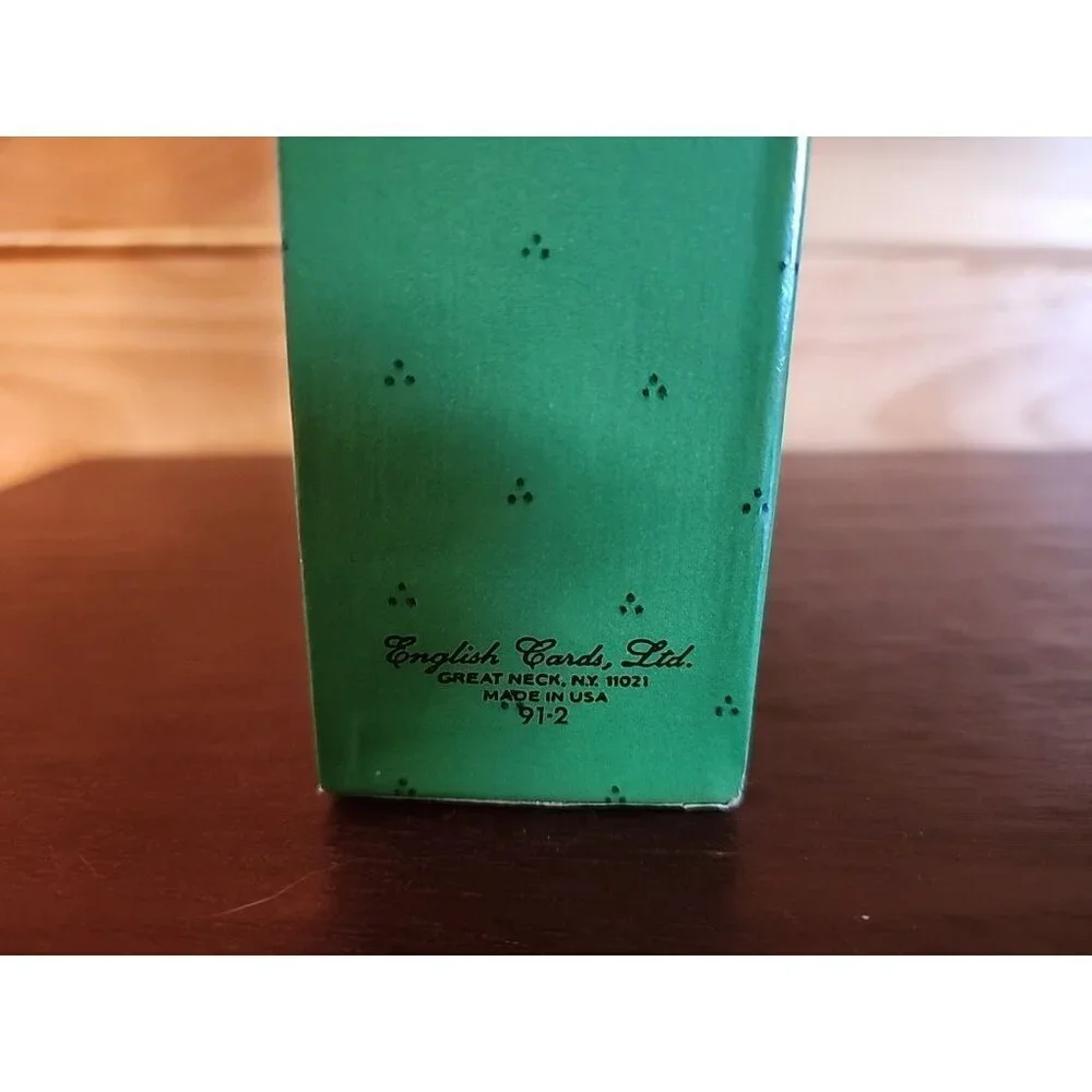 English Card,Ltd Great Neck NY Christmas Box Made In USA 9.5x7.25x2.25